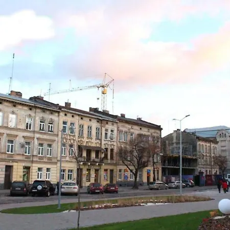 On Kulisha 29 -mini Economy In The Part Of Apartamento *