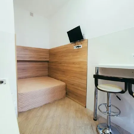 On Kulisha 29 -mini Economy In The Part Of